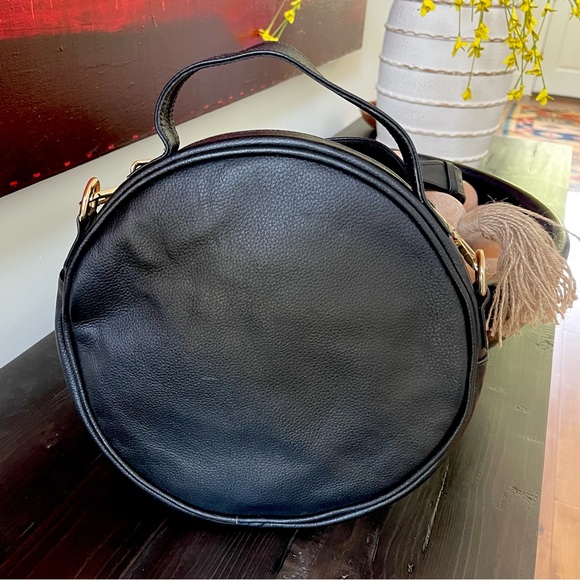 Round messenger, Wayuu Crossbody/ shoulder bag, Adjustable strap. - Picture 6 of 12